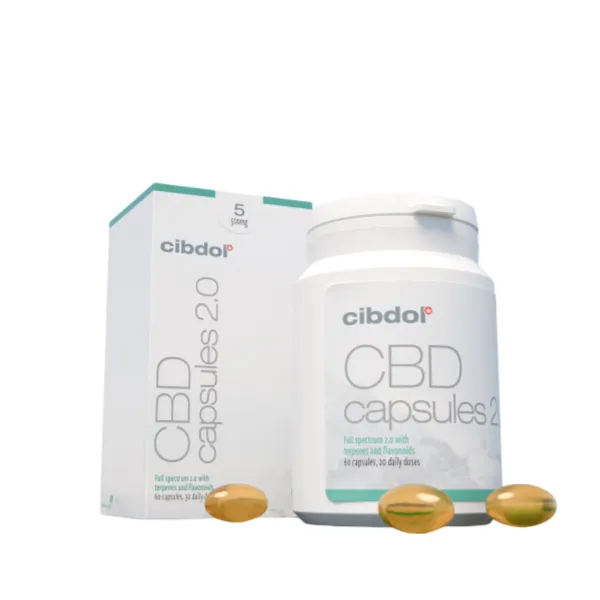 Un flacon et une boîte de gélules molles Cibdol 5% CBD 2.0 (60 pièces - 8,3 mg) avec trois gélules placées devant.